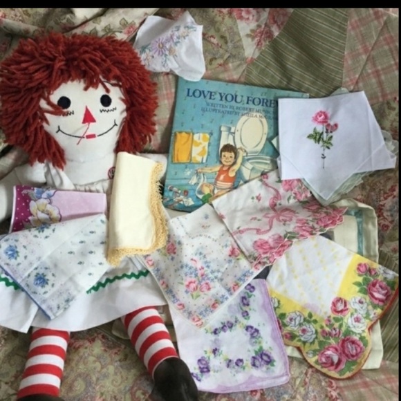 ⚜️ Hand- Made Embroidered WALL HANGING  17” X 17” - Picture 7 of 16